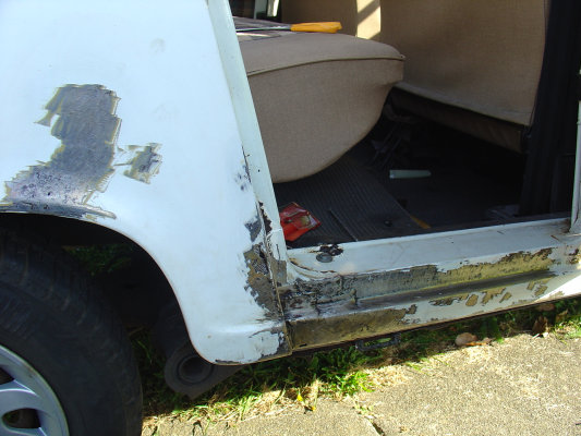 My first ever use of an angle grinder results in the entire sill area being stripped down to bare metal