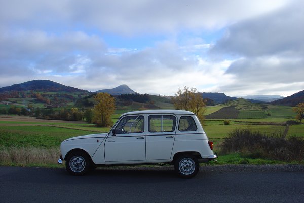 Queen Geanine amidst the volcanic landscape of the Haute-Loire