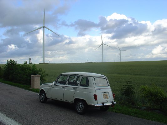 Queen Geanine on the road out of Bar-le-Duc amongst the wind farms