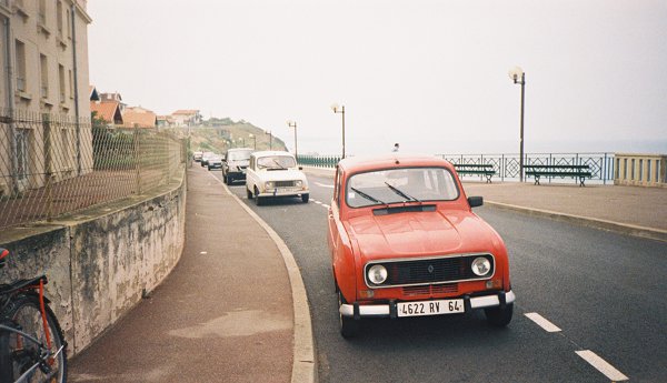 A pair of R4s parked on the cliffs above Biarritz's southern beach